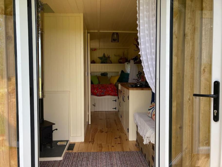 באטל Neddys Rest Luxury Horsebox Stay מראה חיצוני תמונה